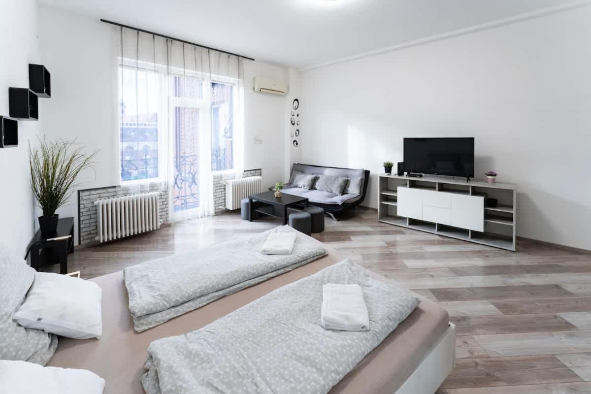 Apartman Charles' Haven In The Heart Of Budapest